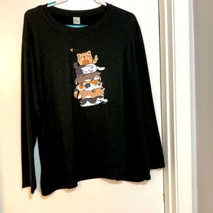 NWOT Unknown maker Women’s long sleeve Tee W/stacked cats on front